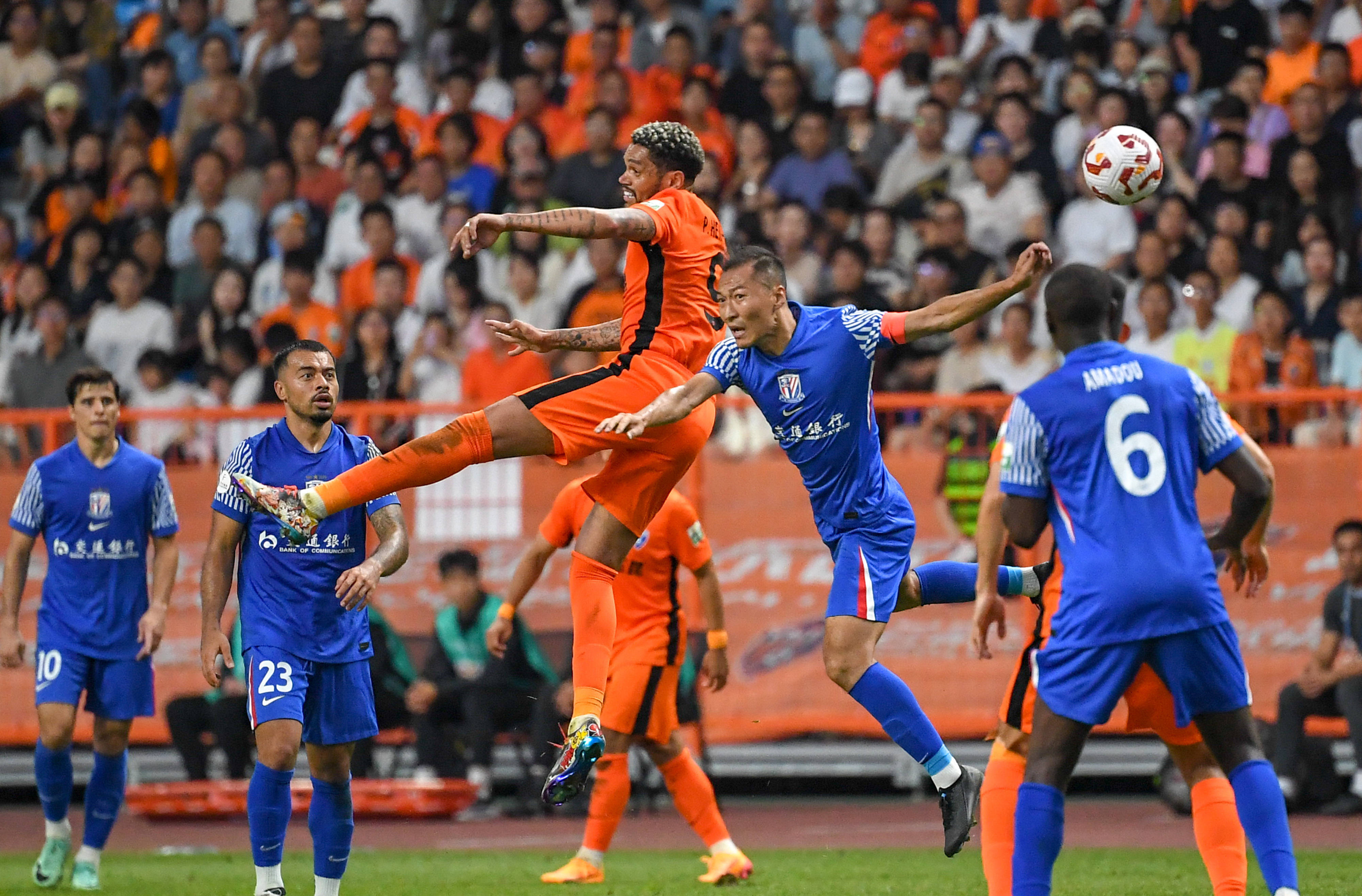 （体育）足球——中超：云南玉昆平上海申花