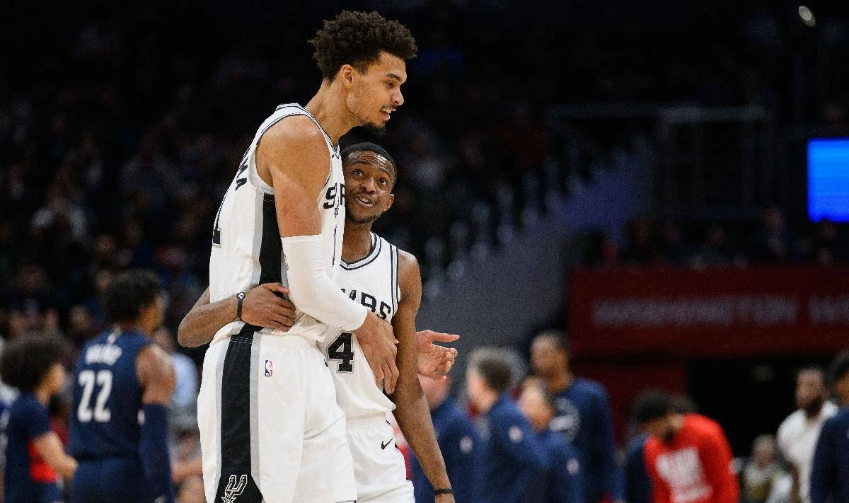 圣安东尼奥马刺球队实力大增，达龙福克斯获顶薪提前续约资格