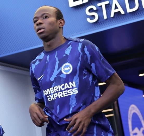 官方：布莱顿19岁中场亚尔库耶租借加盟斯旺西