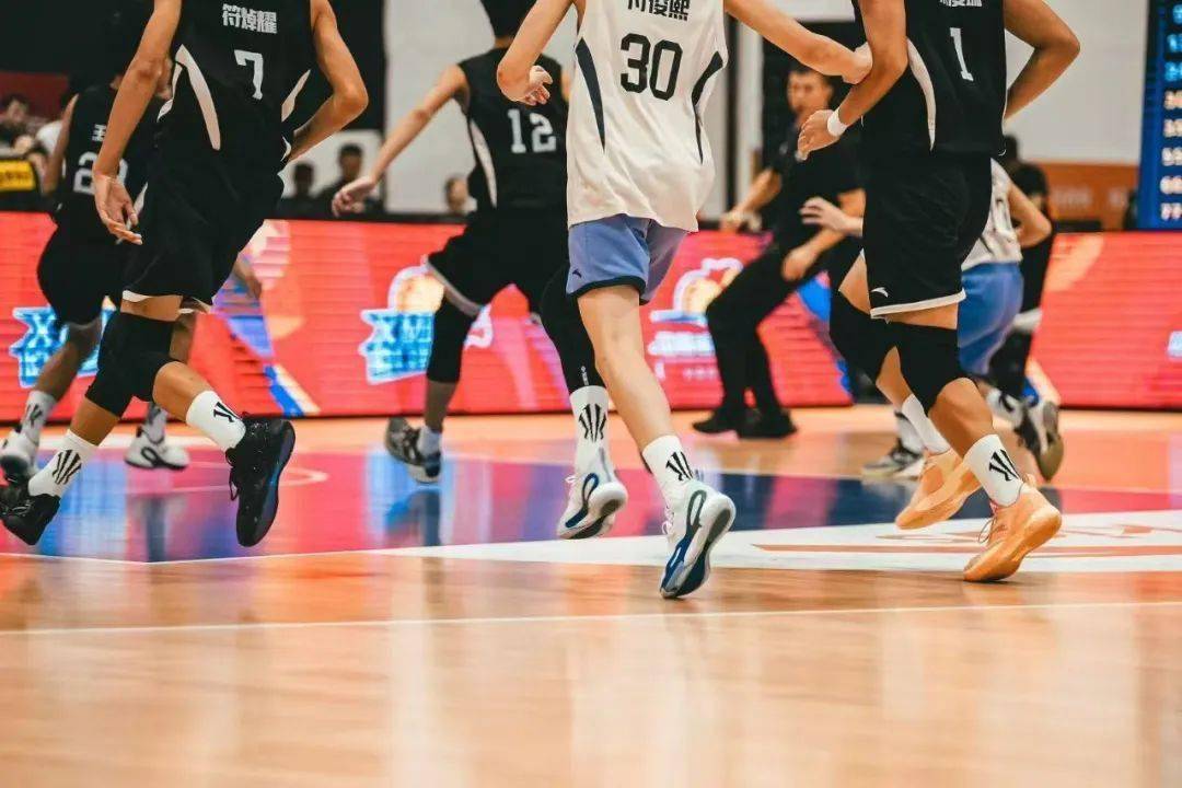 小篮球总决赛绽放鹭岛 是谁为全国百万少年筑起篮球梦