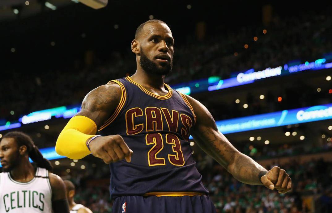 詹姆斯打服了谁？