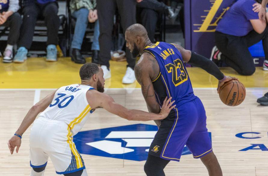 詹姆斯打服了谁？