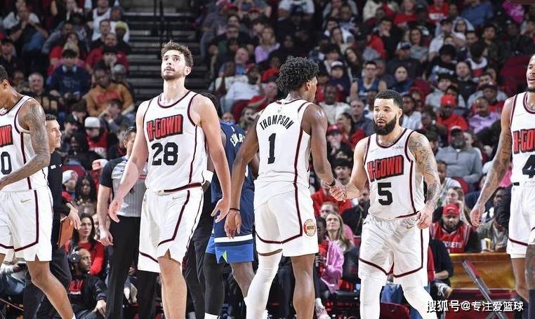 火箭密谋震撼交易曝光！杜兰特迎最佳帮手，詹姆斯怒斥这阵容作弊