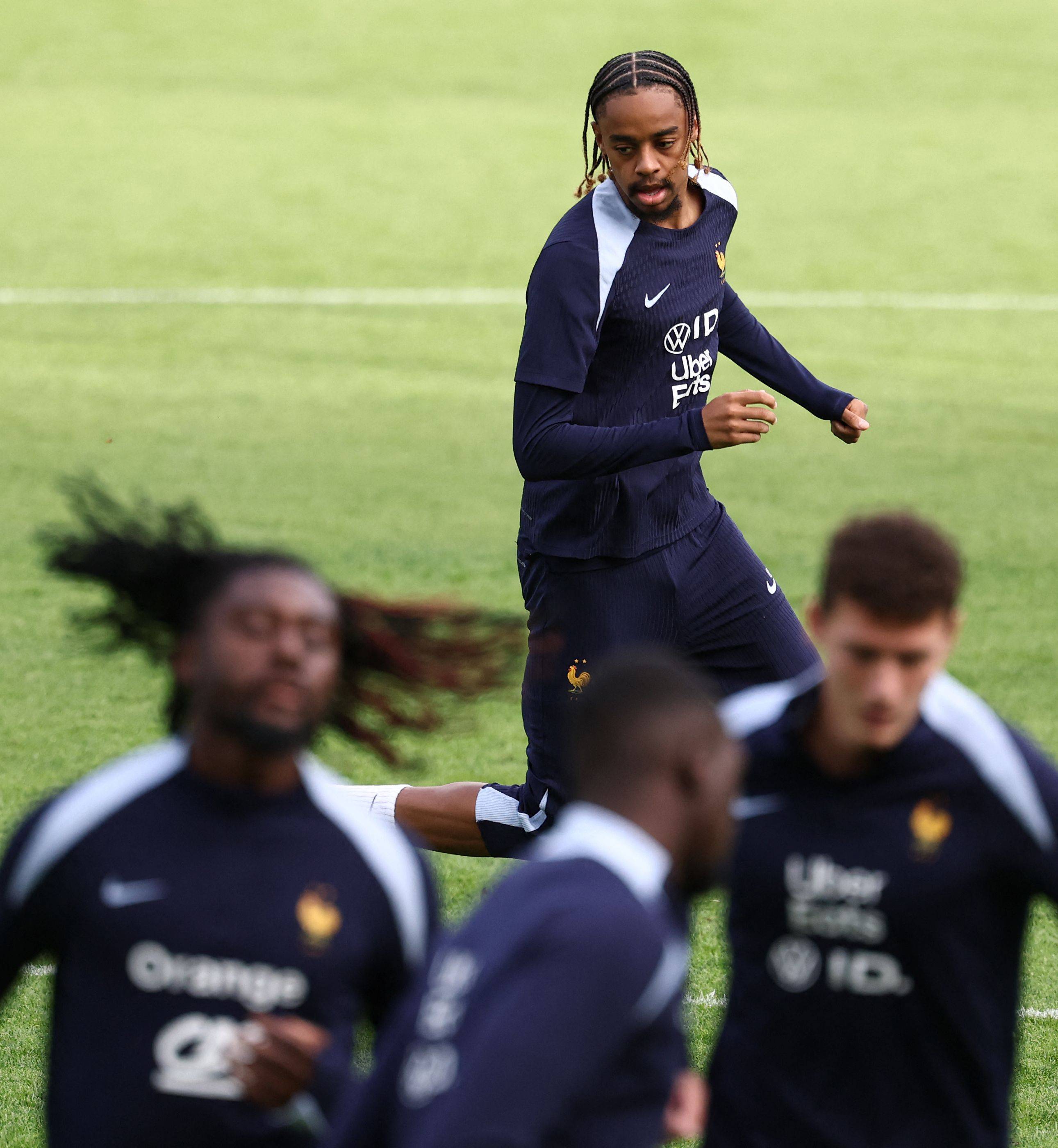 （外代二线）足球——世界杯预选赛：法国队赛前备战