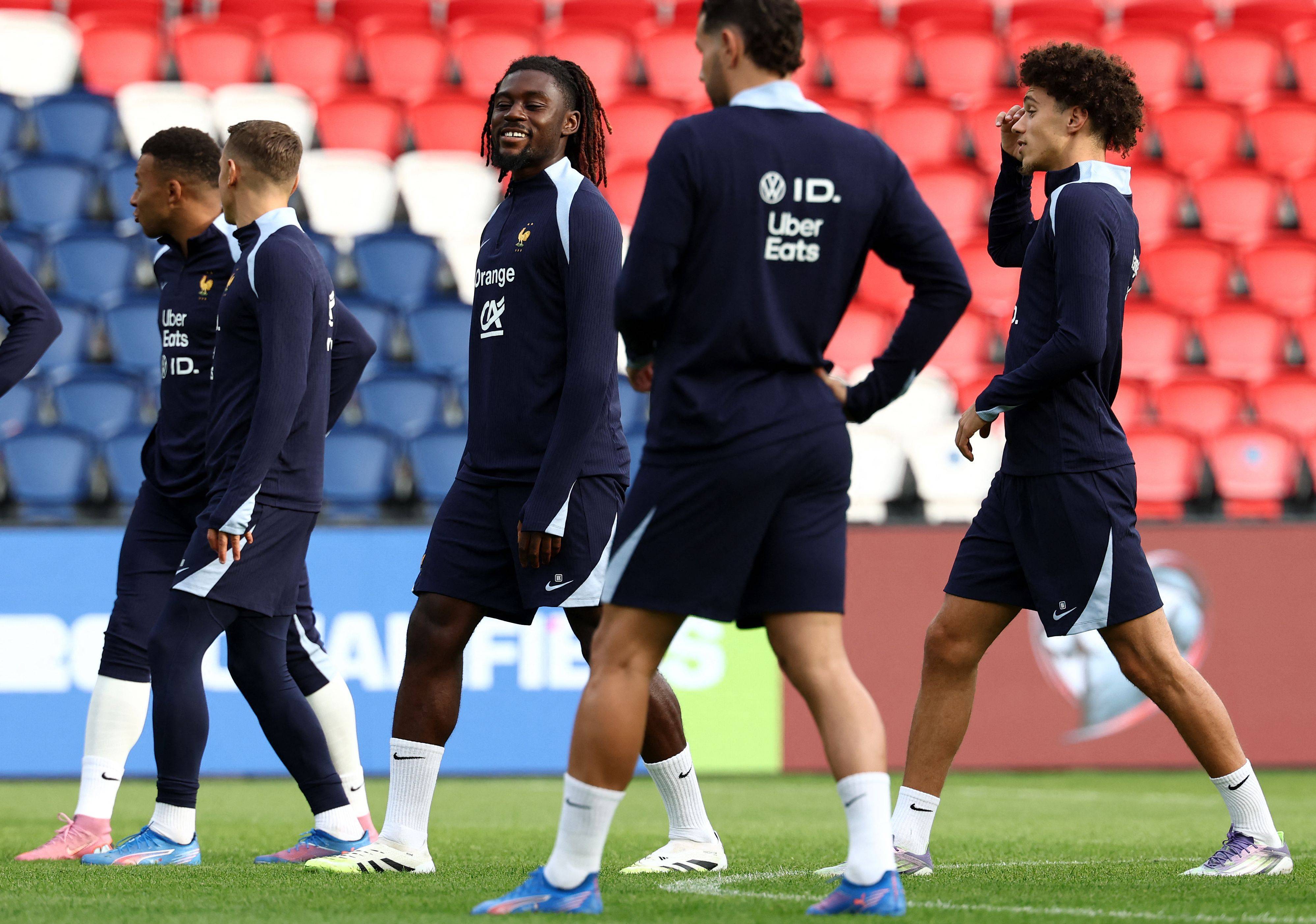 （外代二线）足球——世界杯预选赛：法国队赛前备战