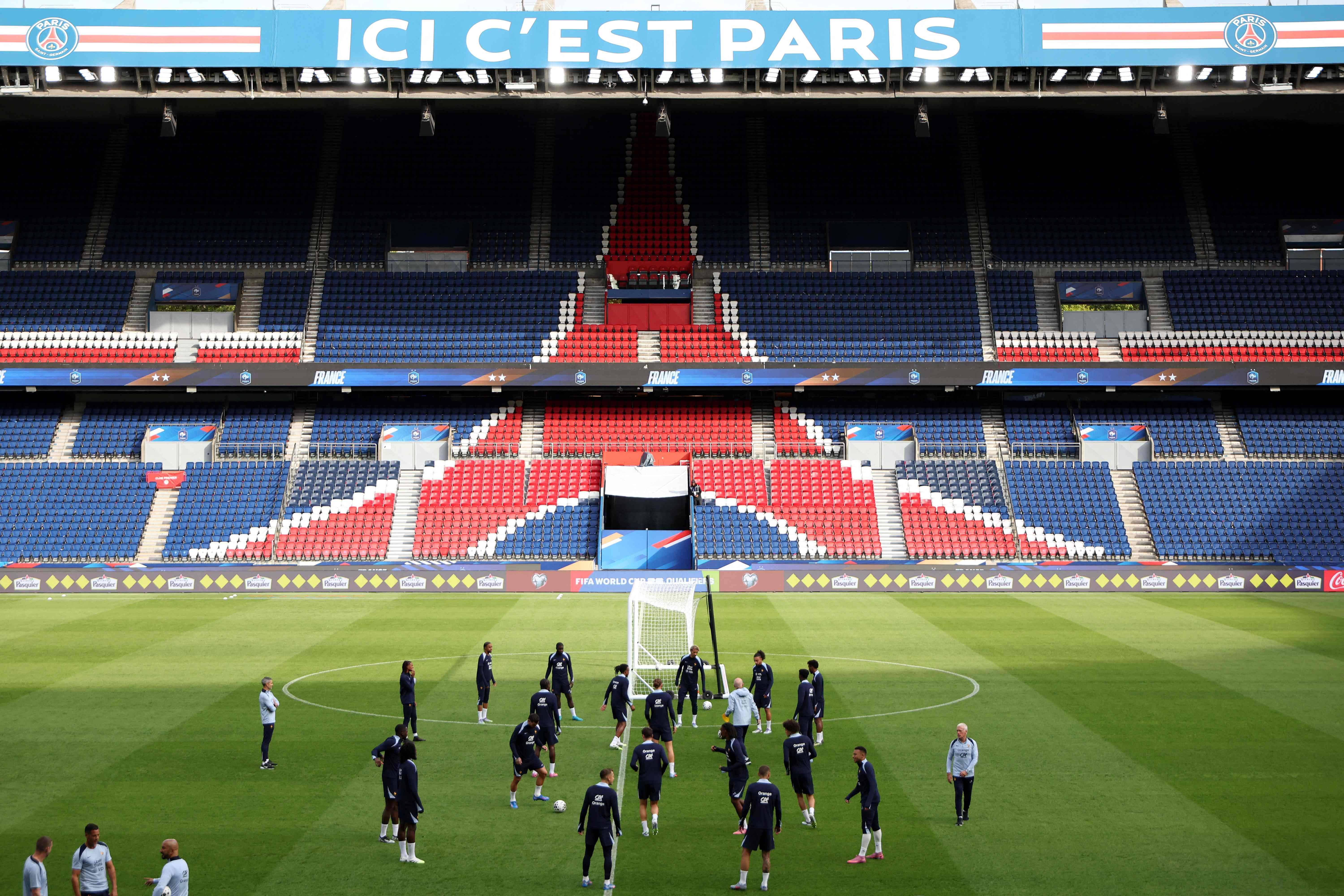 （外代二线）足球——世界杯预选赛：法国队赛前备战