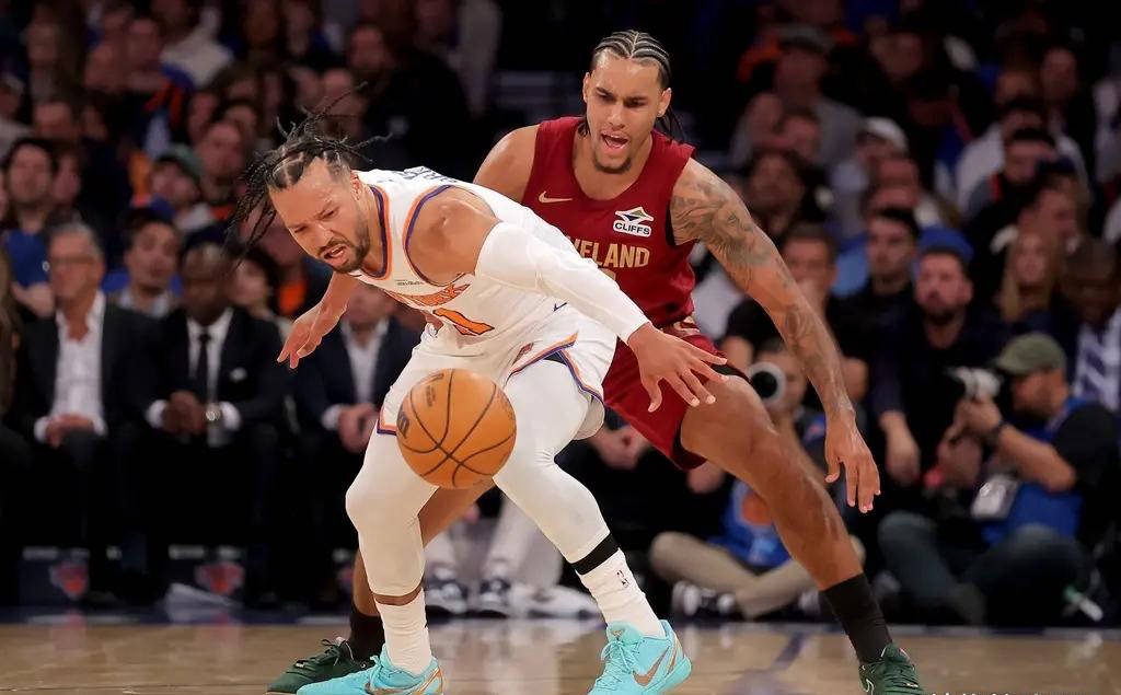 纽约尼克斯大胜骑士 五人合力狂揍对手,小米切尔31分难救主