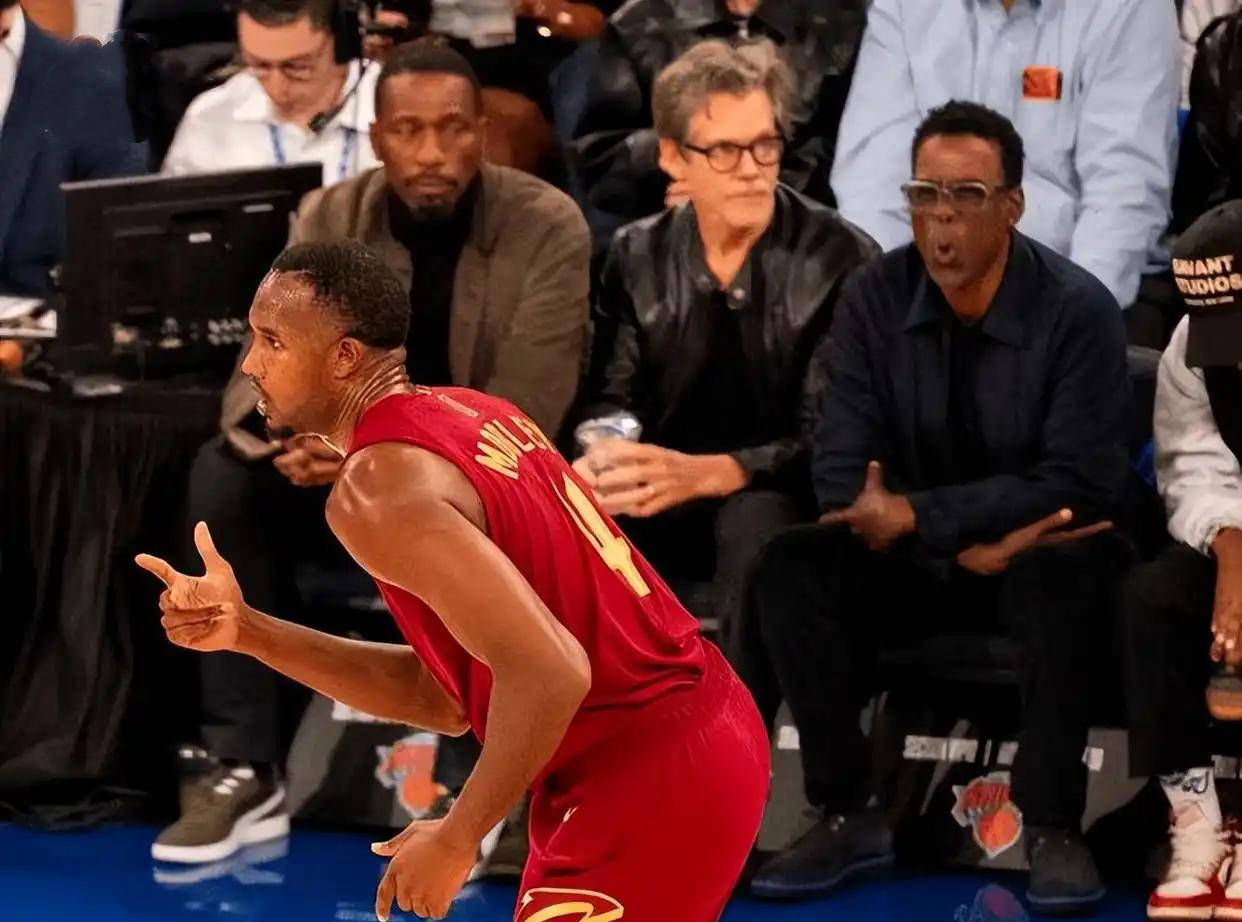 纽约尼克斯大胜骑士 五人合力狂揍对手,小米切尔31分难救主